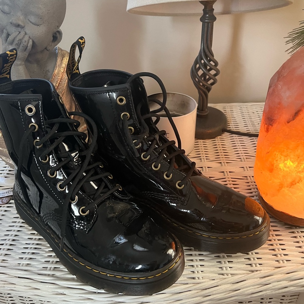 Dr Martens black patent leather combat boots Size 8 / 8.5- UK size 39